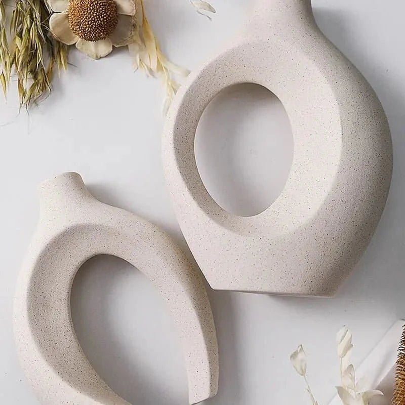 Premium Nordic Ceramic Interlock Vase for Modern Homes - The UNIX