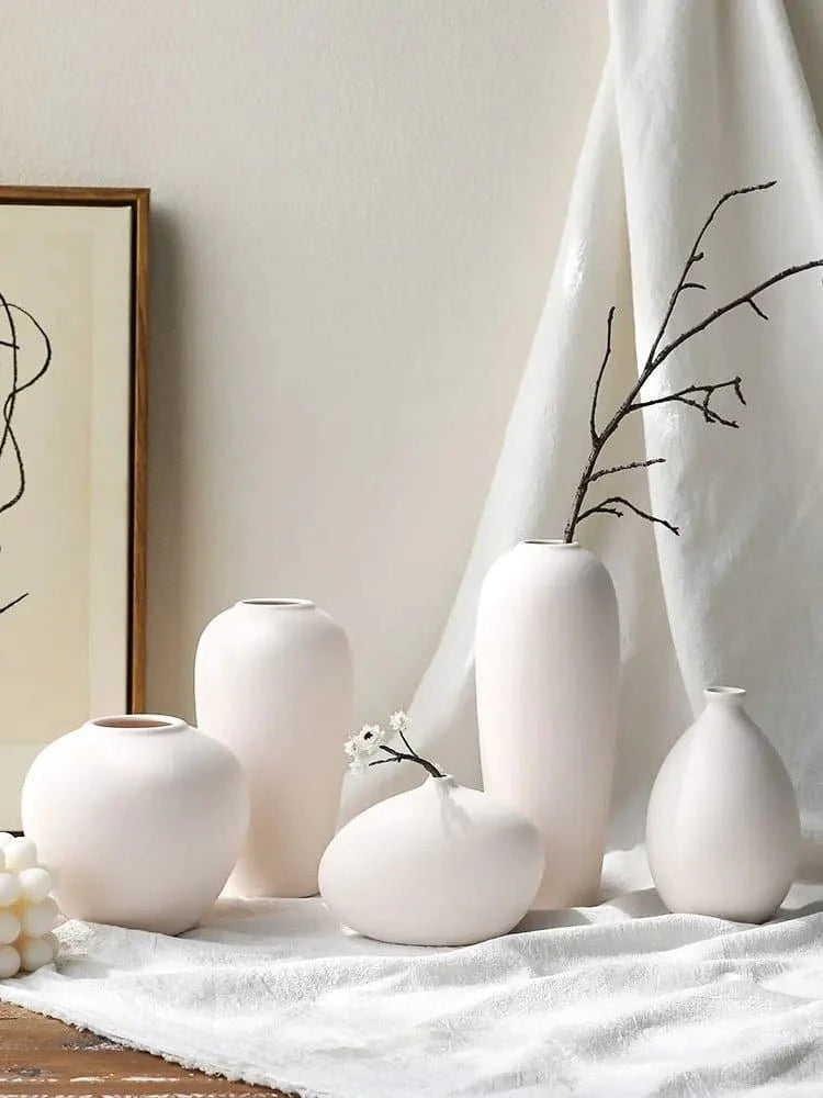 White Minimalist Ceramic Vase: A Modern Masterpiece - The UNIX